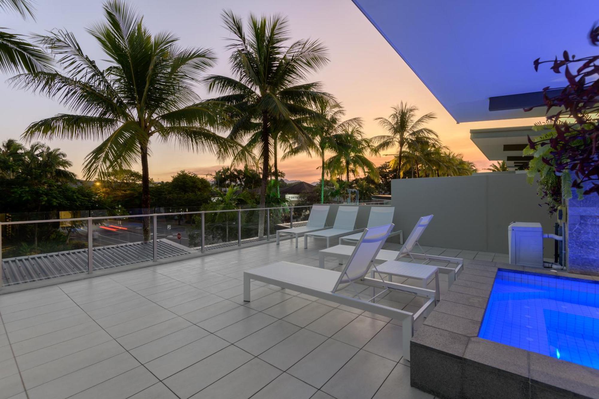Aparthotel Coconut Grove Port Douglas Esterno foto