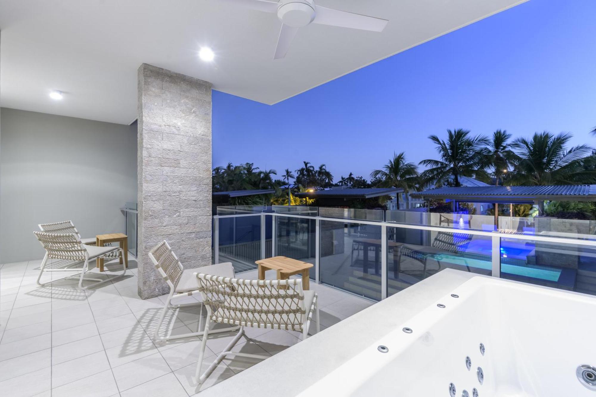 Aparthotel Coconut Grove Port Douglas Esterno foto
