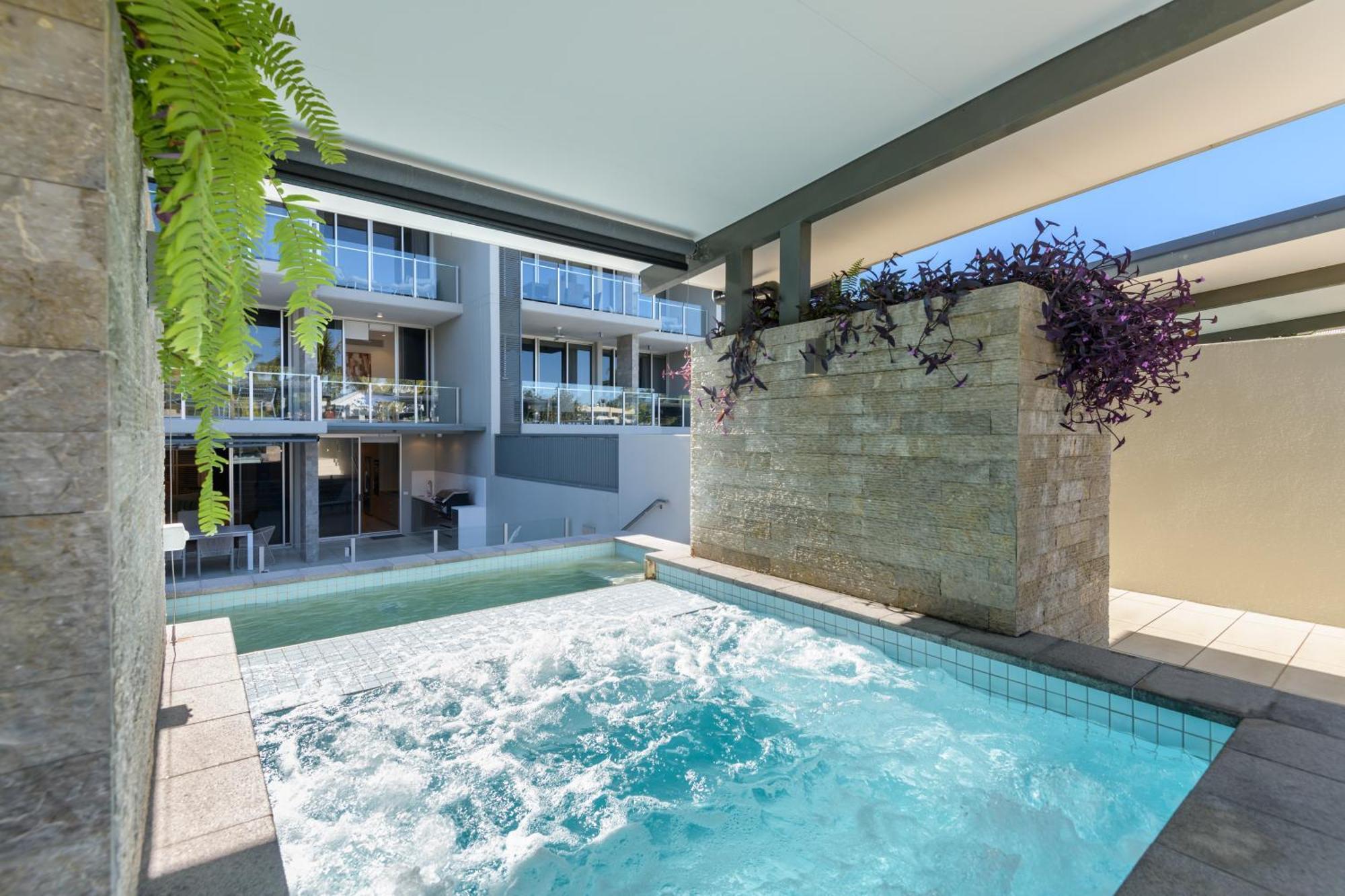 Aparthotel Coconut Grove Port Douglas Esterno foto