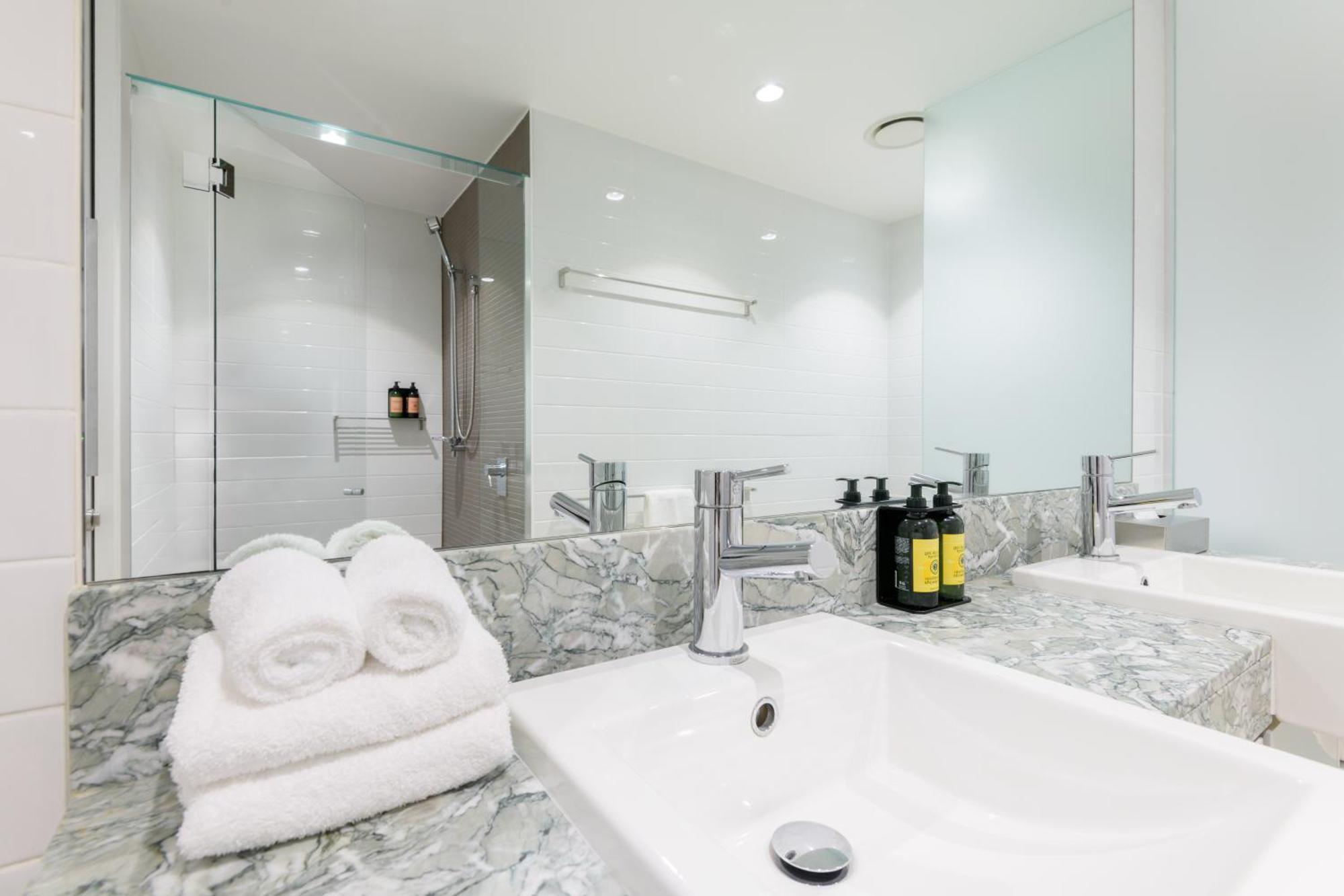 Aparthotel Coconut Grove Port Douglas Esterno foto