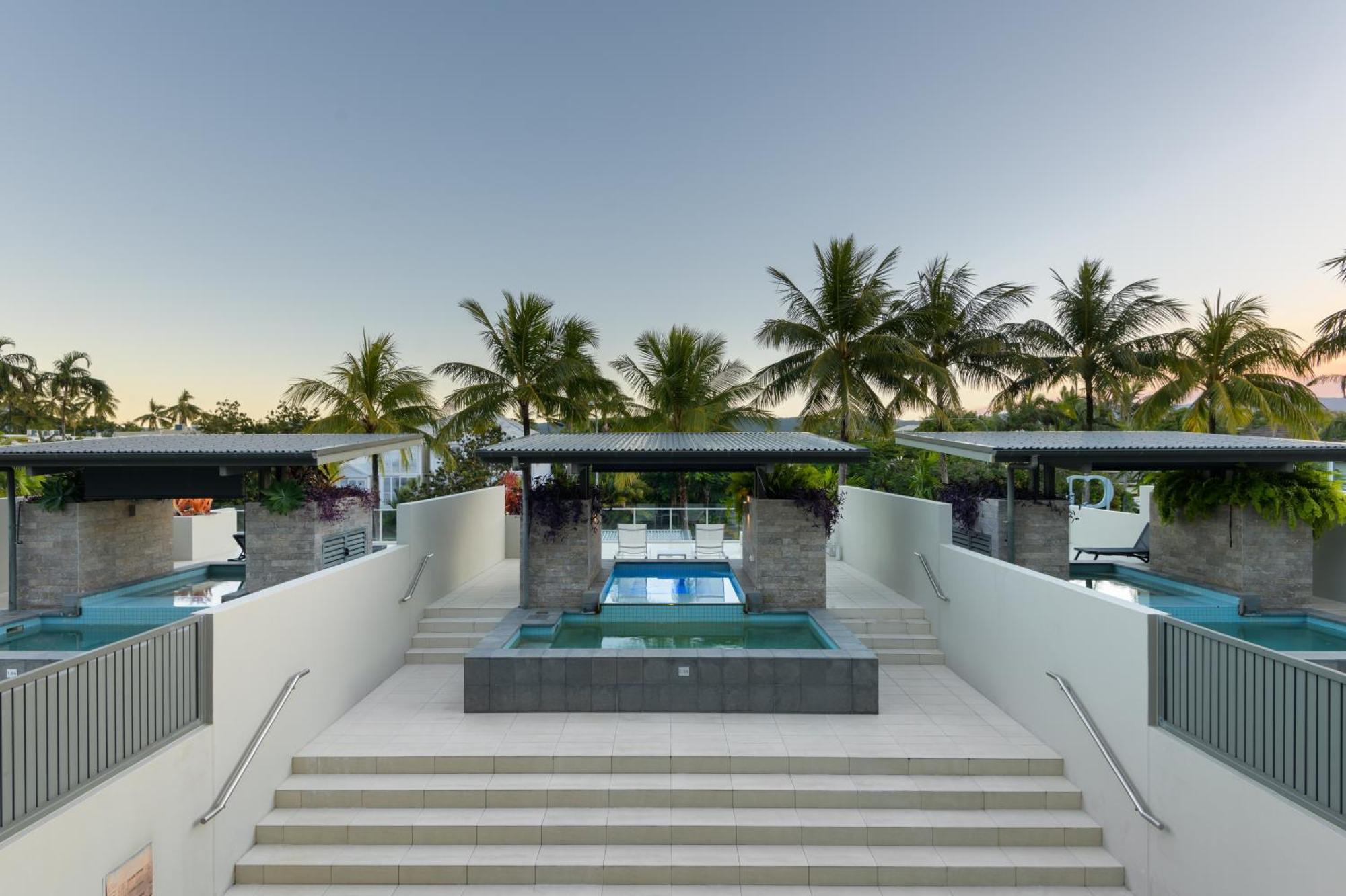 Aparthotel Coconut Grove Port Douglas Esterno foto