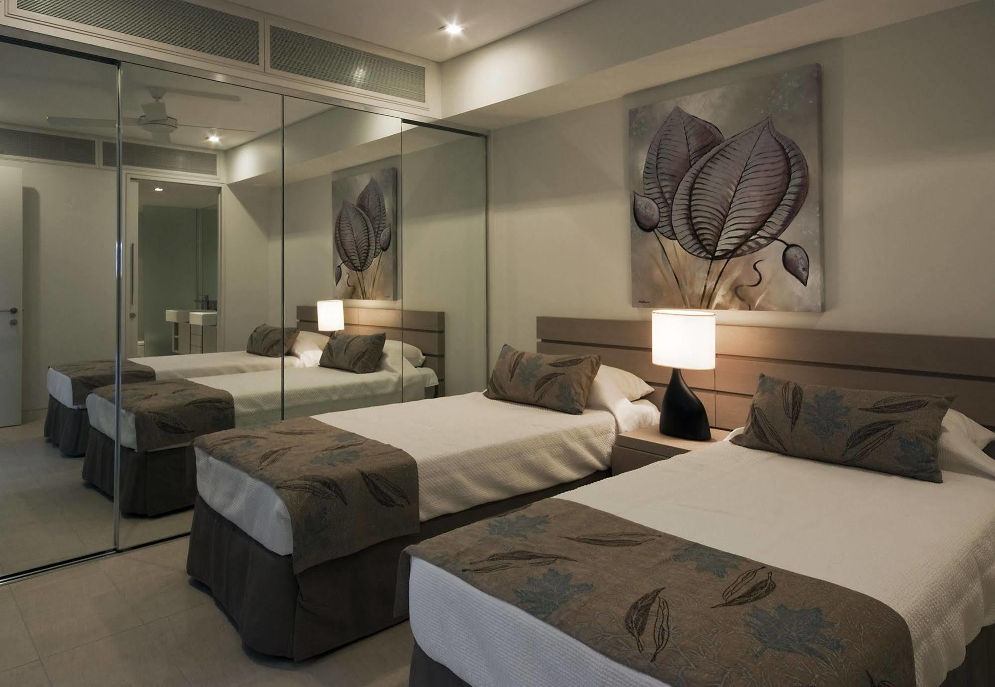 Aparthotel Coconut Grove Port Douglas Esterno foto